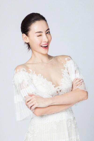 张柏芝承认三胎 晒母子卡通照 工作室宣布三胎满月