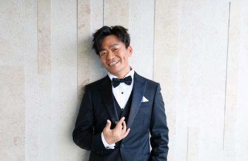 王宝强释小龙同框颁奖，儿时青涩旧照曝光，二