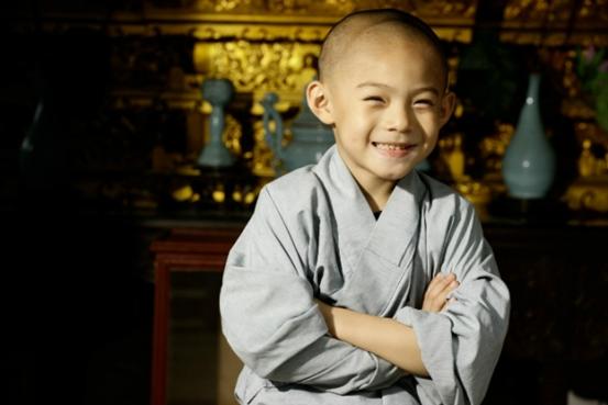 王宝强释小龙童年合影曝光 同为少林弟子谁更厉